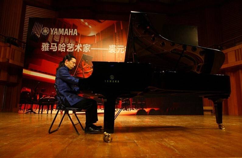 K8凯发·国际官方网站海外艺术家-裘元朴成都钢琴独奏音乐会落幕
