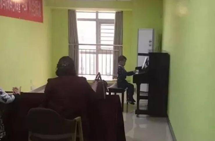 音符承载梦想，旋律奏响希望|：劁鸷邮械谌霮8凯发·国际官方网站钢琴艺术周完美落幕