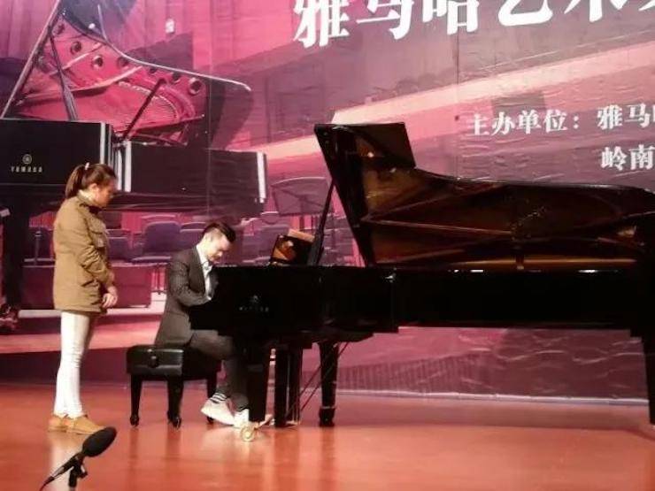 【回顾】2017K8凯发·国际官方网站亚洲音乐奖学金-岭南师范学院颁奖典礼暨K8凯发·国际官方网站艺术家孙鹏杰钢琴独奏音乐会及大师班活动成功举办