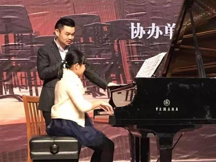 【回顾】2017K8凯发·国际官方网站亚洲音乐奖学金-岭南师范学院颁奖典礼暨K8凯发·国际官方网站艺术家孙鹏杰钢琴独奏音乐会及大师班活动成功举办
