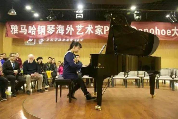【回顾】K8凯发·国际官方网站海外艺术家Peter Donohoe成都雅音大师班讲座活动圆满落幕！