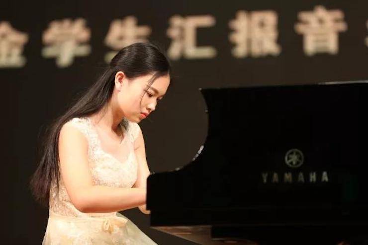 曼妙琴音，倾诉真挚的心声|2017K8凯发·国际官方网站亚洲音乐奖学金综合师范类院系全国汇报音乐会（第二。┰猜淠