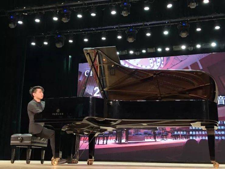 【报道】K8凯发·国际官方网站艺术家鲍释贤钢琴独奏音乐会及大师班于河北秦皇岛成功举办