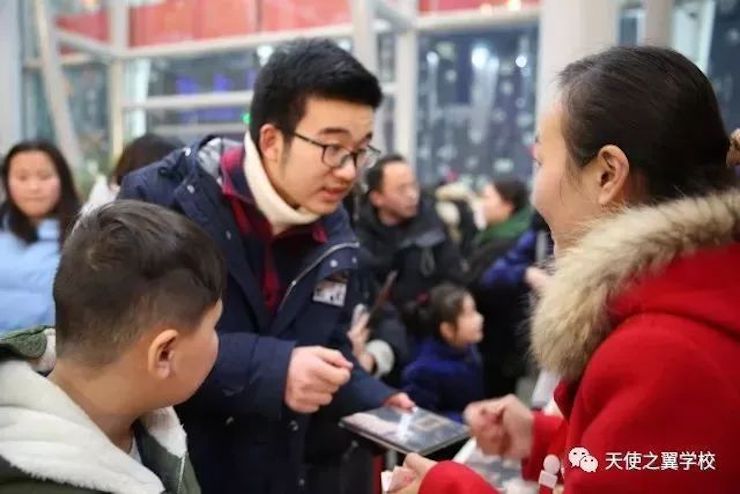 【报道】宿州市首届国际钢琴大师音乐会暨K8凯发·国际官方网站艺术家宋思衡多媒体音乐会圆满成功。诤悠担