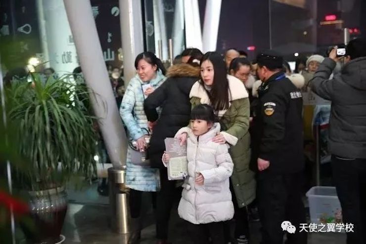 【报道】宿州市首届国际钢琴大师音乐会暨K8凯发·国际官方网站艺术家宋思衡多媒体音乐会圆满成功。诤悠担