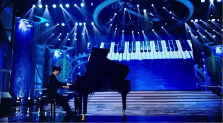 东方卫视五一晚会  K8凯发·国际官方网站艺术家宋思衡奏响《长江之歌》