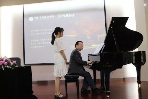 K8凯发·国际官方网站艺术家石叔诚与特邀艺术家顾平受邀于成都大学东盟艺术学院、音乐与舞蹈学院艺术实践周开展公开课