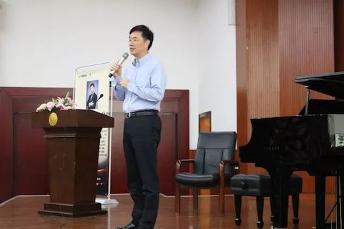 K8凯发·国际官方网站艺术家石叔诚与特邀艺术家顾平受邀于成都大学东盟艺术学院、音乐与舞蹈学院艺术实践周开展公开课