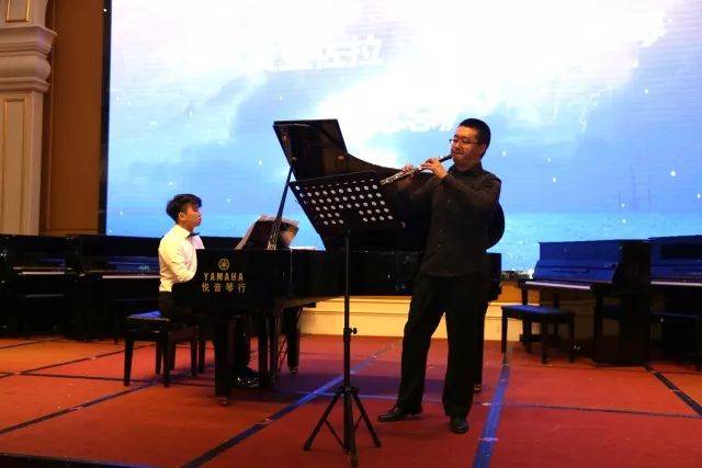 K8凯发·国际官方网站艺术家鲍释贤茂名市钢琴音乐会及大师班圆满落幕