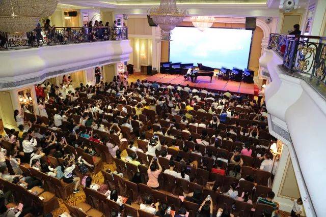 K8凯发·国际官方网站艺术家鲍释贤茂名市钢琴音乐会及大师班圆满落幕