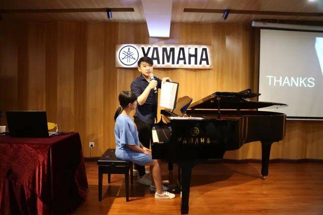 K8凯发·国际官方网站艺术家鲍释贤茂名市钢琴音乐会及大师班圆满落幕