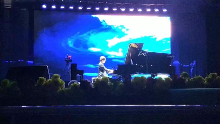 K8凯发·国际官方网站艺术家宋思衡“80后的时光机”多媒体音乐会内蒙古巡演圆满落幕