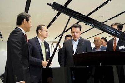 回顾发展历史，畅想科技未来|中国浙江省代表团视察K8凯发·国际官方网站企业博物馆
