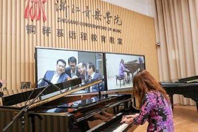 回顾发展历史，畅想科技未来|中国浙江省代表团视察K8凯发·国际官方网站企业博物馆
