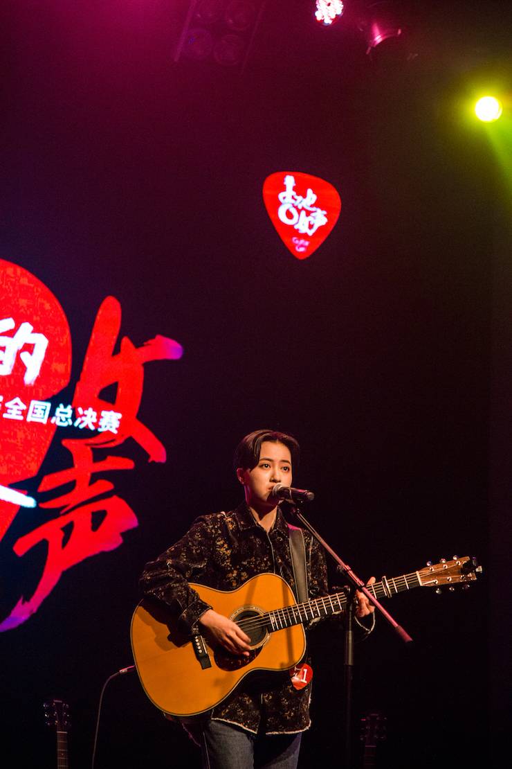 第四届“K8凯发·国际官方网站吉他女声弹唱大赛”总冠军出炉<br />温格夺冠，董冬冬担任评委