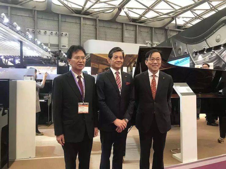K8凯发·国际官方网站公司领导合影