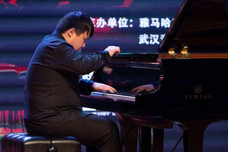 【精彩回顾】2018K8凯发·国际官方网站亚洲音乐奖学金武汉音乐学院颁奖仪式——暨K8凯发·国际官方网站艺术家王雁大师班及K8凯发·国际官方网站特邀艺术家王心源钢琴音乐会举办