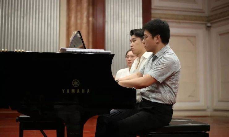 热烈：亍跋睬熘 音悦津门”钢琴重奏音乐会暨天津鲍蕙荞钢琴城开业庆典演出圆满成功！