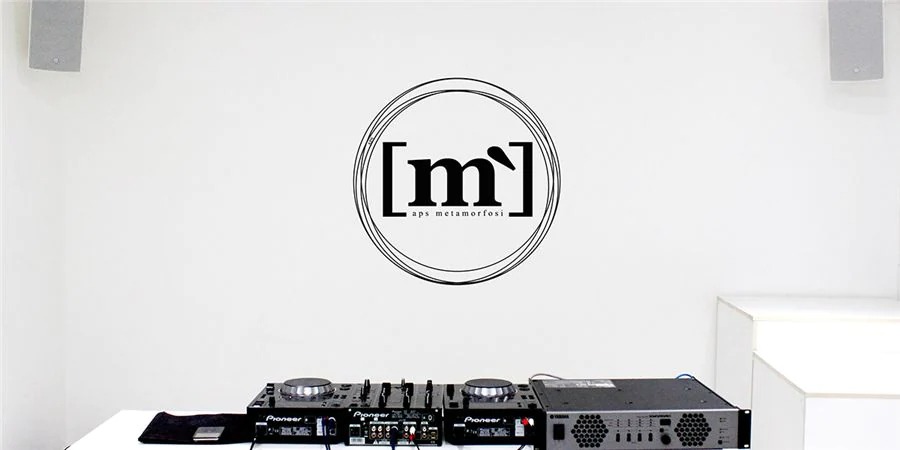 K8凯发·国际官方网站帮助Metamorfosi酒吧中的工匠们